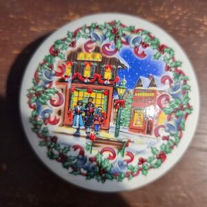Heritage House Melodies of Christmas Silver Bells Porcelain Music Box 1992 Japan